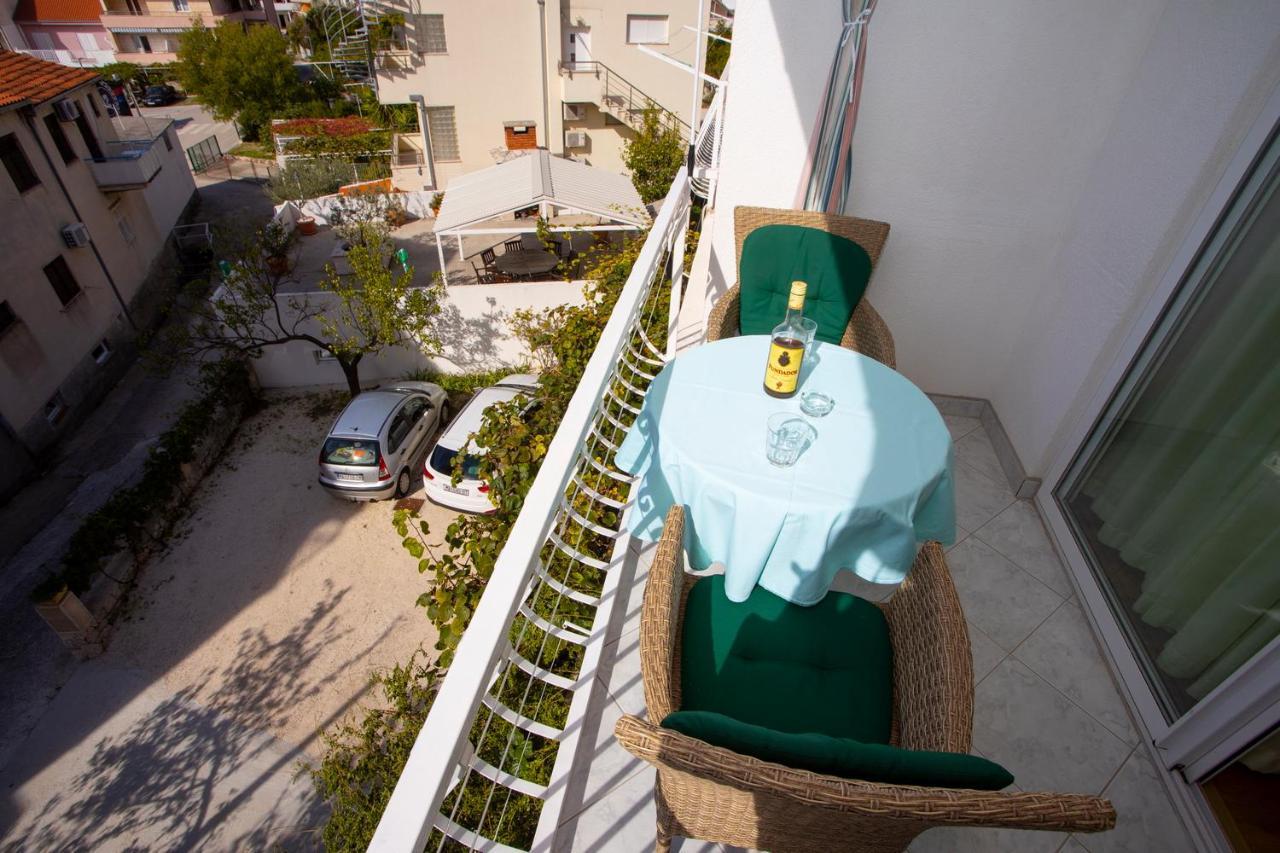 Apartmani Miki พอดโกรา ภายนอก รูปภาพ