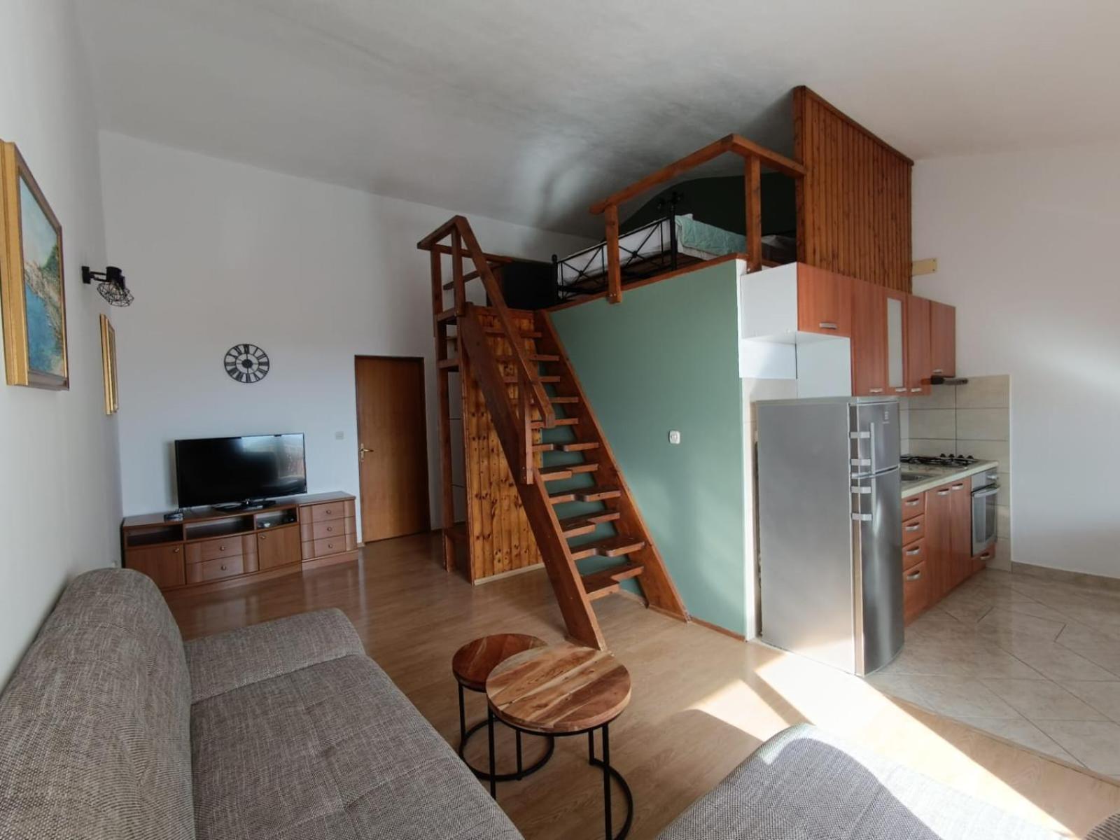 Apartmani Miki พอดโกรา ภายนอก รูปภาพ